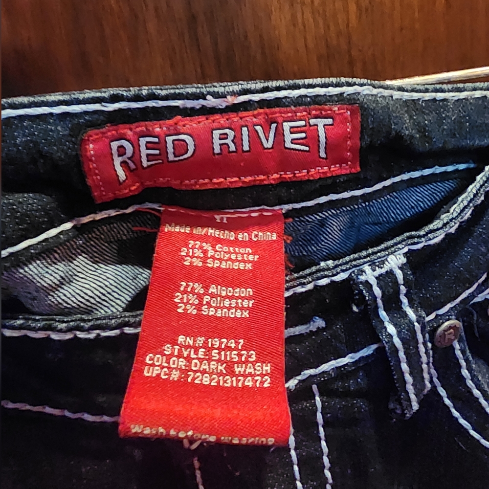 Red Rivet distressed jeans - Picture 6 of 6